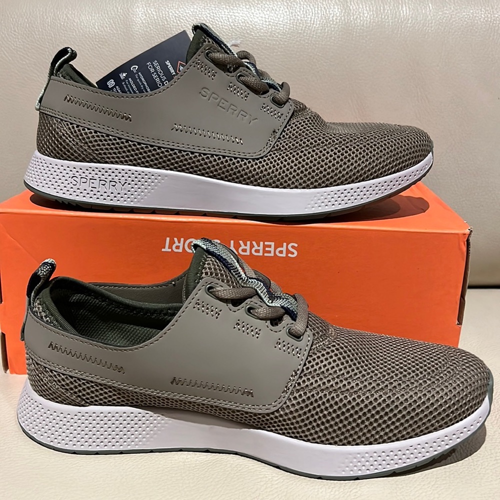 New men’s Sperry 7 seas sport boat shoes Sz 9